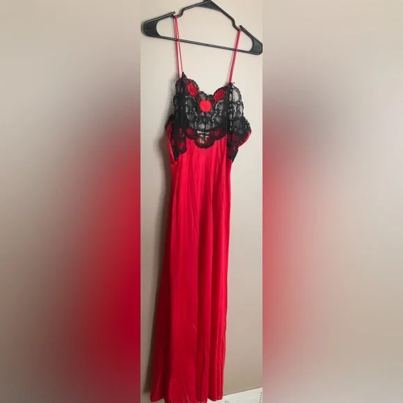 ADONNA by JC PENNEY Red & Black Lingerie Nightgown Sexy  Size M - Picture 2 of 2